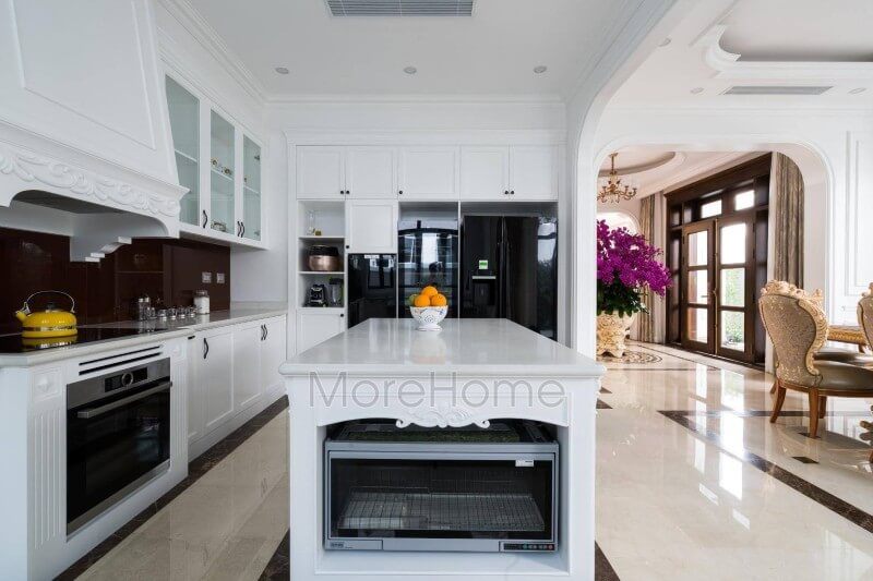 Công trình hình ảnh thi công tủ bếp gỗ tự nhiên phun sơn màu trắng phong cách tân cổ điển đẹp tại biệt thự vinhomes imperia Hải Phòng